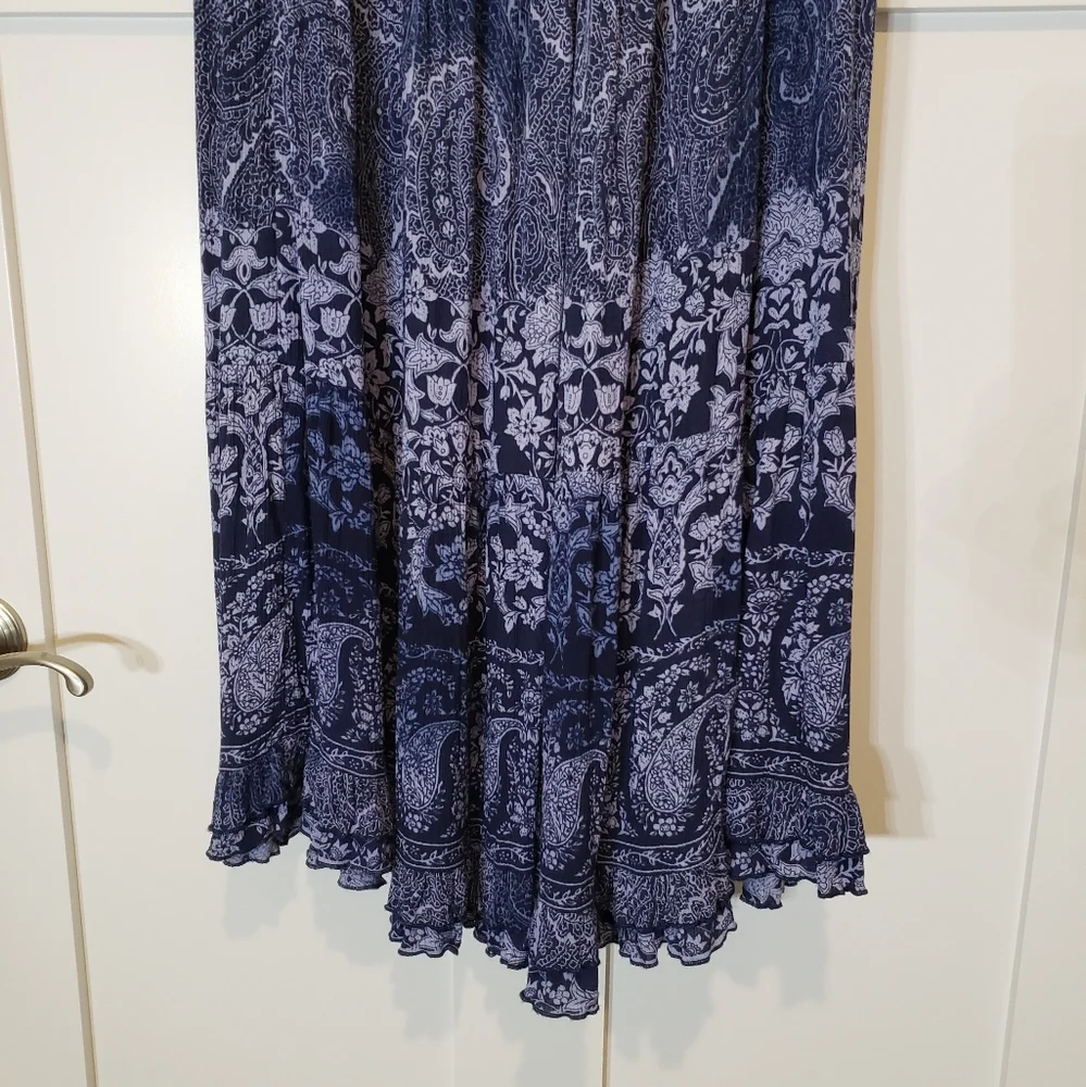 Roz & Ali Tiered Maxi Skirt Blue Rayon Floral & Paisley Ruffled Hem Blue Medium - Picture 8 of 8